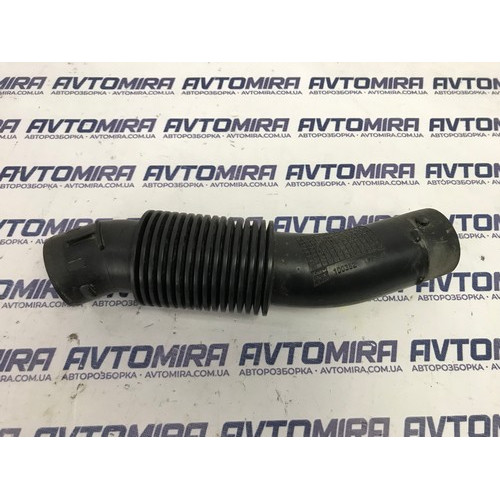 Патрубок воздушный Peugeot 308 1.6BlueHDI 2013-2021 9806604180